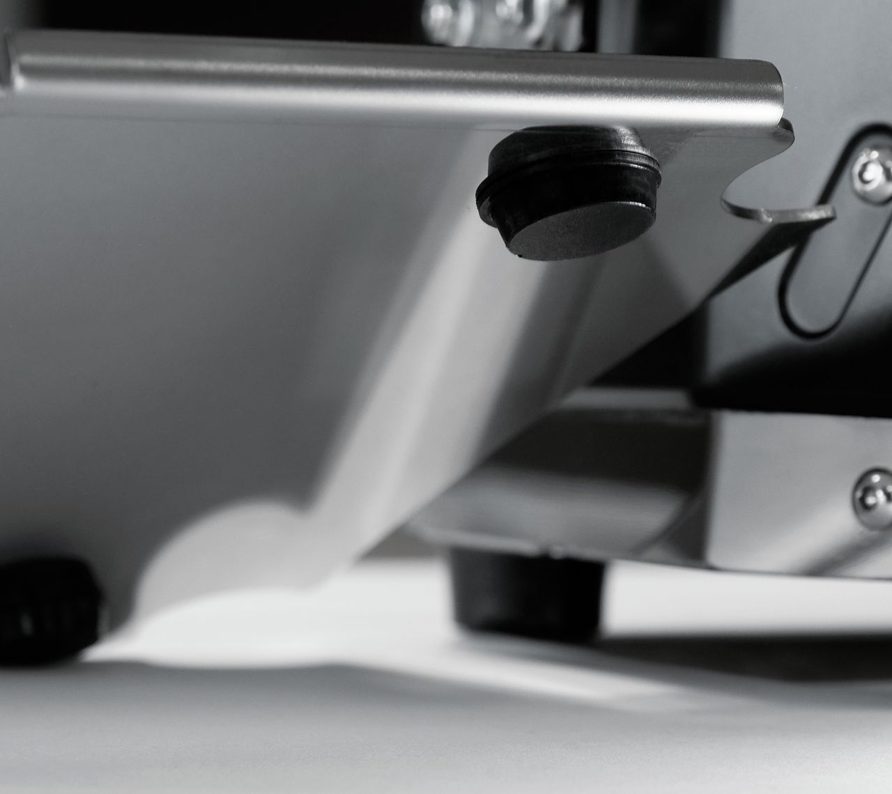 Alpha coffee grinder by Quamar